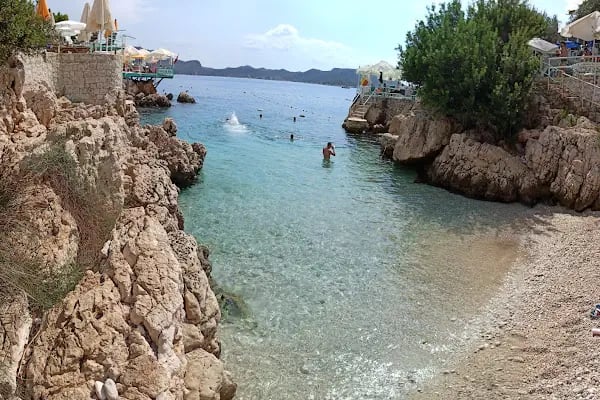 Küçük Çakıl Plajı - Resim 3
