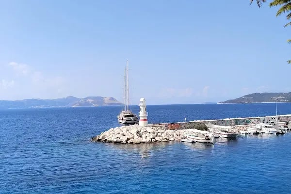 Küçük Çakıl Plajı - Resim 4