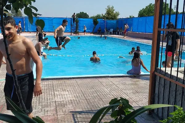 Kiremithane Yüzme Havuzu - Resim 4