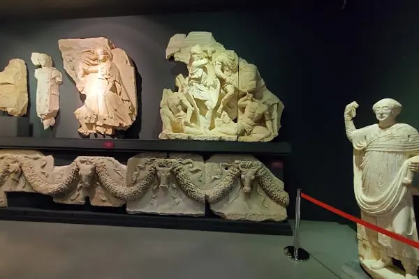 Efes Arkeoloji Müzesi - Resim 12