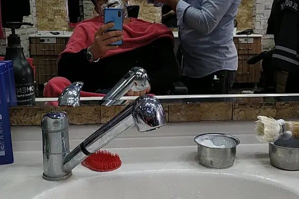 SALON GÖKAY ERKEK KUAFÖRÜ - Resim 5