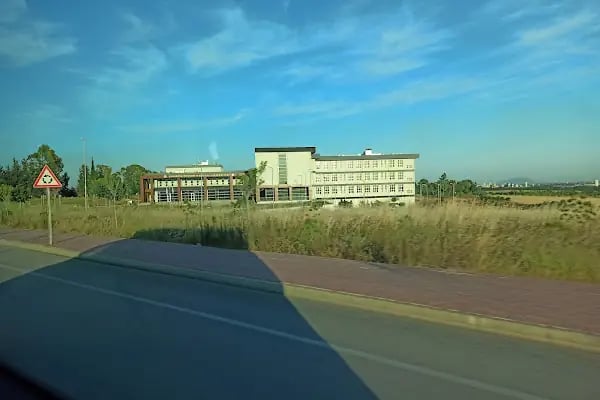 Çukurova Üniversitesi Eczacılık Fakültesi - Resim 2