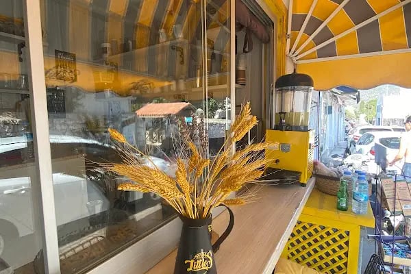 Little S Coffee Shop - Resim 2