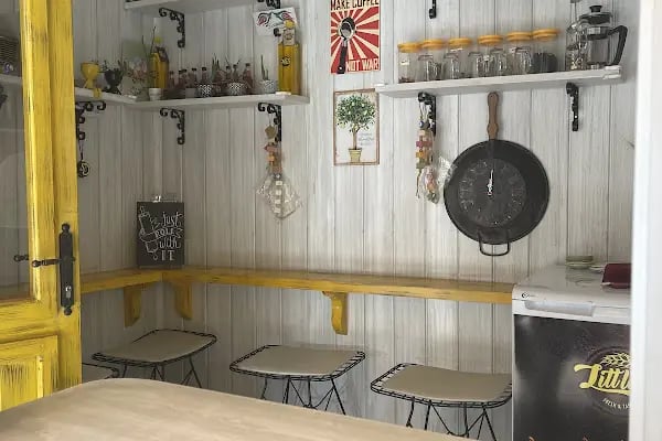 Little S Coffee Shop - Resim 9