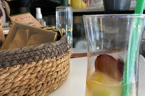 Little S Coffee Shop - Resim 17