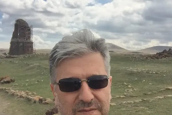 Op. Dr. Nizamettin Aydın Kulak Burun Boğaz Baş-Boyun Cerrahisi Uzmanı - Resim 4