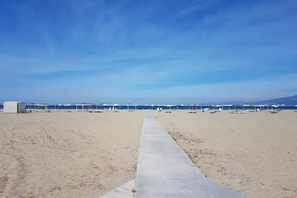 Denetko Beach - Resim 9