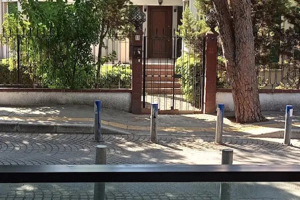 Öğretmen Evleri Sokağı Vali Rahmi Bey - Resim 2