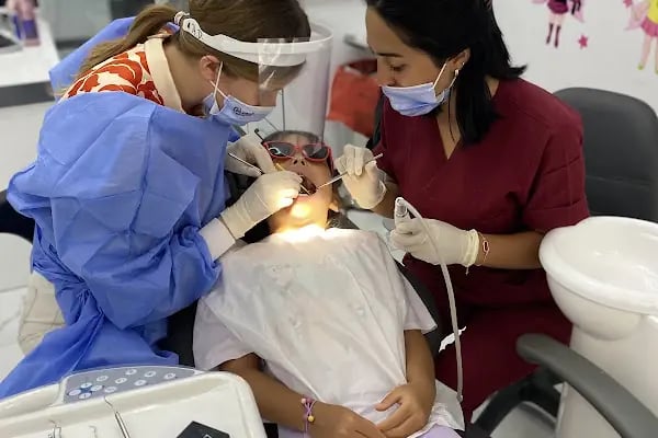 Diş Konağı Ağız ve Diş Sağlığı Polikliniği - Resim 18