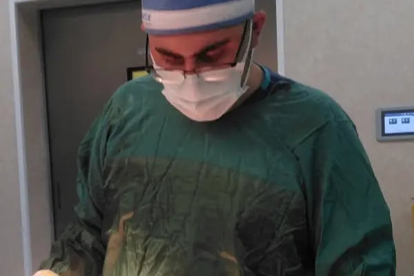Doç.Dr.Alper Ural Plastik Rekonstrüktif ve Estetik Cerrahi - Resim 4