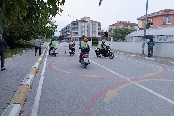BALİKESİR OKAN SÜRÜCÜ KURSLARI KARESİ ŞUBESİ - Resim 12