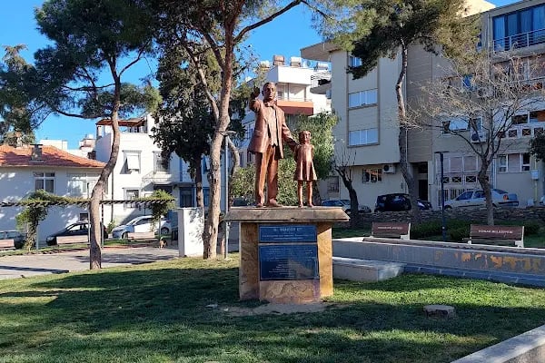 Konak Belediyesi Dr. Behçet Uz Parkı - Resim 3