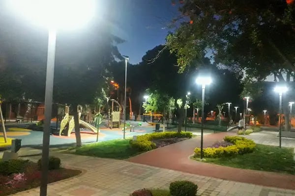 Konak Belediyesi Dr. Behçet Uz Parkı - Resim 15