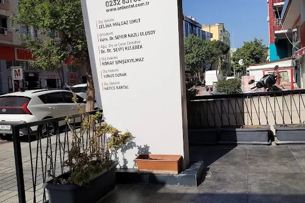 Özel SR Dental Ağız ve Diş Sağlığı Polikliniği - Resim 4