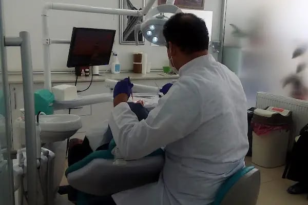 Özel Elit Ağız Ve Diş Sağlığı Polikliniği - Resim 18