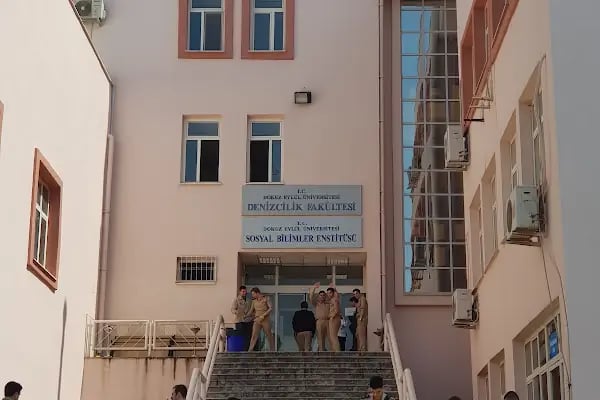 Dokuz Eylül Üniversitesi Denizcilik Fakültesi - Resim 12
