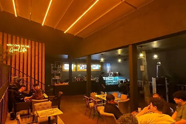 TreeHouse Coffee Shop - Resim 7
