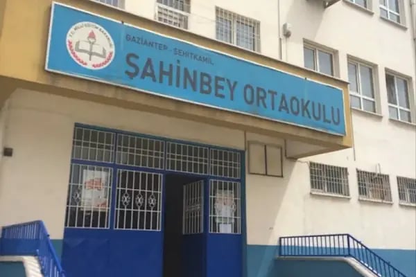 Şahinbey Ortaokulu - Resim 2