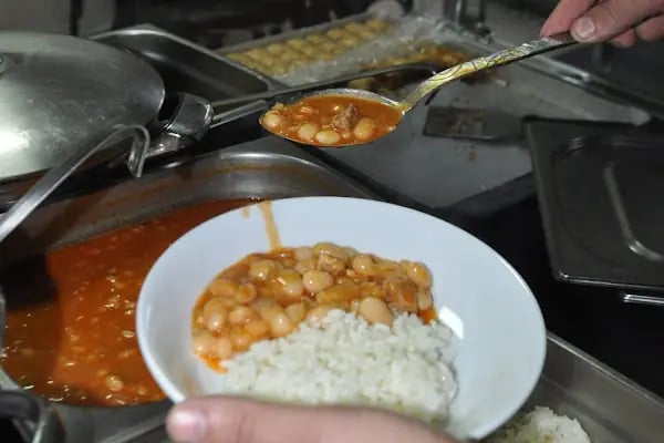 KAFESS Güveç Yemek Döner Köfte Lokantası - Resim 12