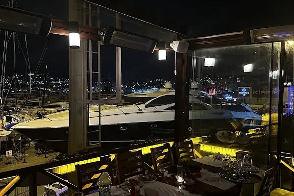 Bistro Marina Neyzar - Resim 9