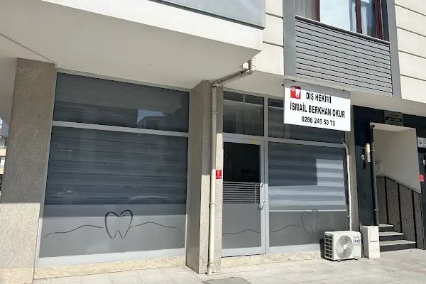 Diş Hekimi İsmail Berkhan Okur - Resim 3