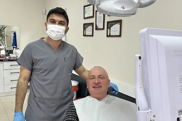 Diş Hekimi İsmail Berkhan Okur - Resim 8
