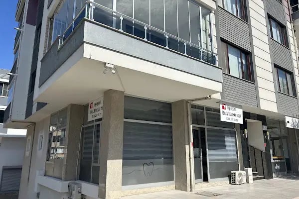 Diş Hekimi İsmail Berkhan Okur - Resim 4
