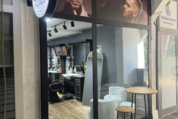 BARBER CLUB Uğur Üstünbaş Ataşehir erkek kuaförü - Resim 11