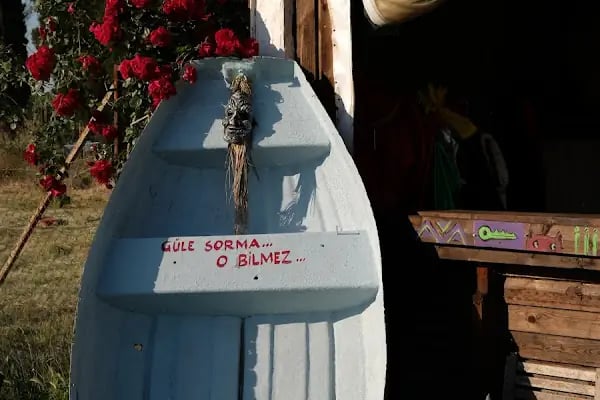 Teos Sanat Kampı -Kamp-Çadır-Bungalow-karavan Konaklama - Resim 14