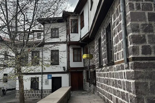 Melike Hatun Kültür Evi - Resim 3