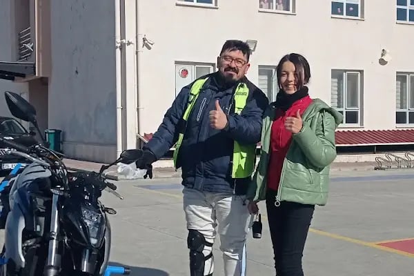 Merkez Sürücü &amp; İş Makineleri Kursları A.Ş - Resim 19