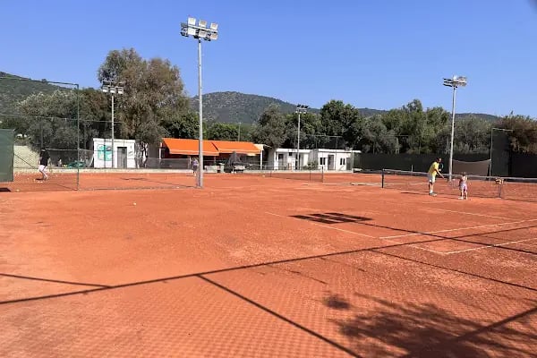 3 sısters tenis kulübü TORBA - Resim 1