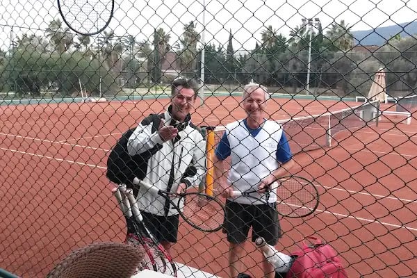 3 sısters tenis kulübü TORBA - Resim 4