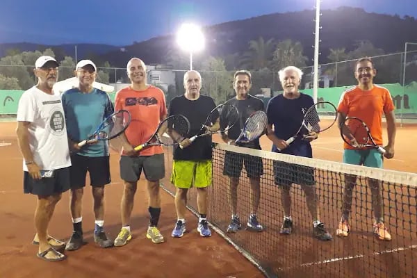 3 sısters tenis kulübü TORBA - Resim 5
