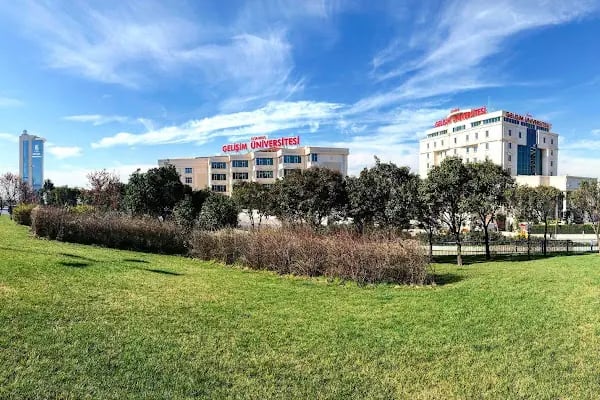 İstanbul Gelişim Üniversitesi - Resim 2