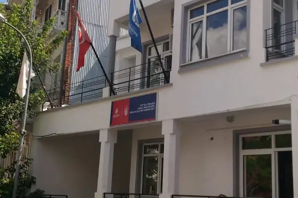 Heybeliada Halk Kütüphanesi - Resim 3