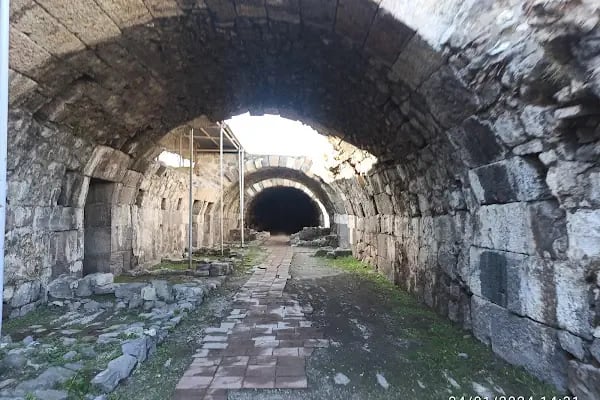 Agora Ören Yeri - Resim 15