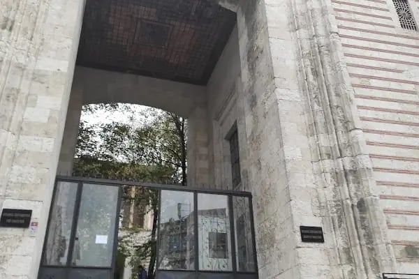 Laleli-İstanbul Üniversitesi - Resim 2