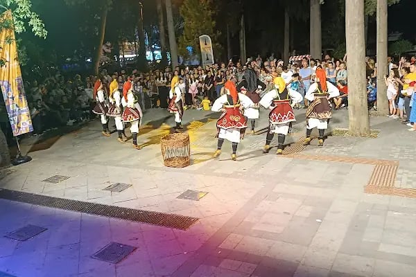 Üçkuyular Meydanı - Resim 17