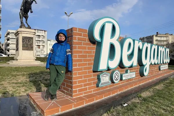 Bayraklı Park - Resim 2