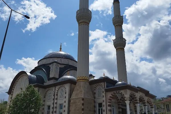 Hacı Zehra Yazaroğlu Camii - Resim 1